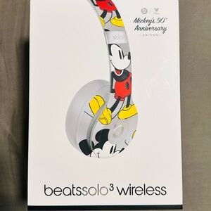 Beats Solo3 Wireless Mickey Mouse Edition Headphones